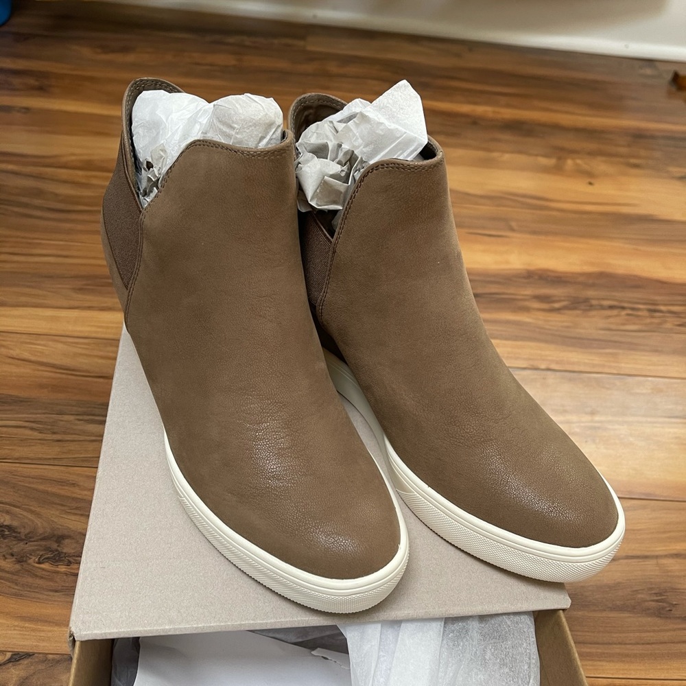 Tan sneaker wedge
